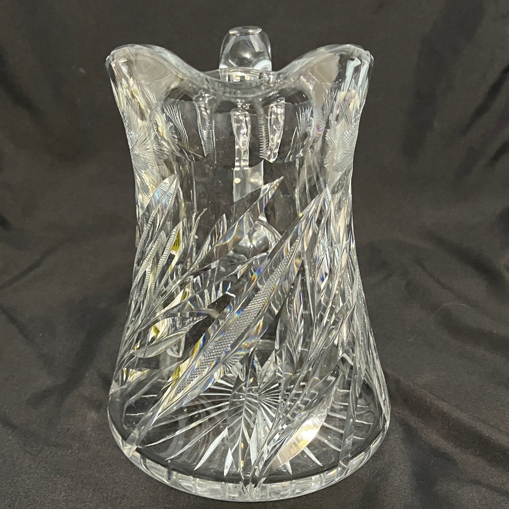 ANTIQUE PAIRPOINT 8" DAISY HAND CUT CRYSTAL PITCHER - 24 PT. STAR CUT BOTTOM - Picture 2 of 9